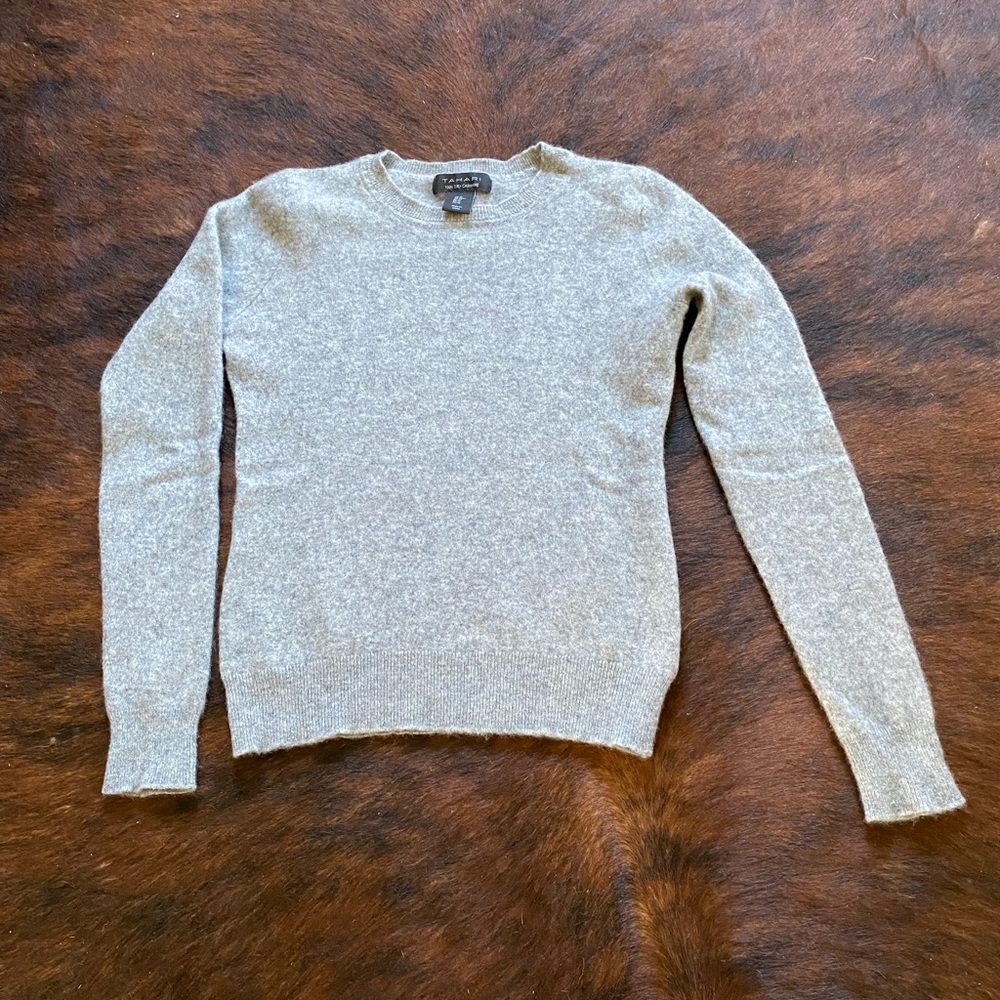 Women’s Tahari 100% Cashmere Crewneck Sweater M-Fits like an XS